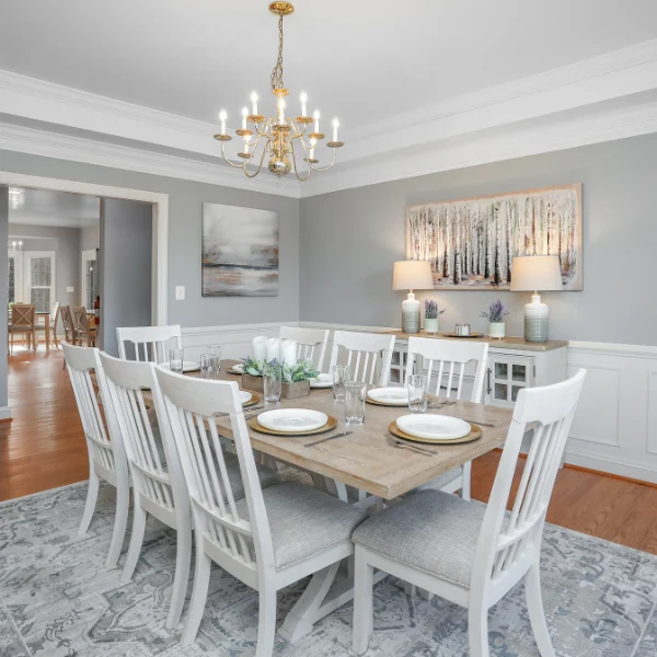 Nova Lodge dining area.